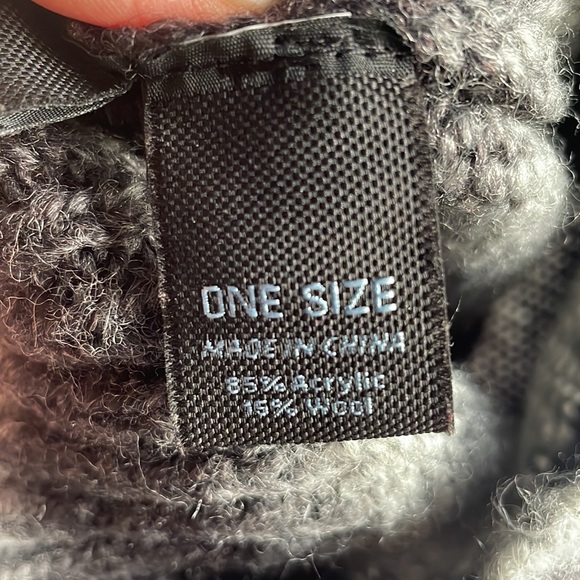 Knit beanie hat - Picture 7 of 7